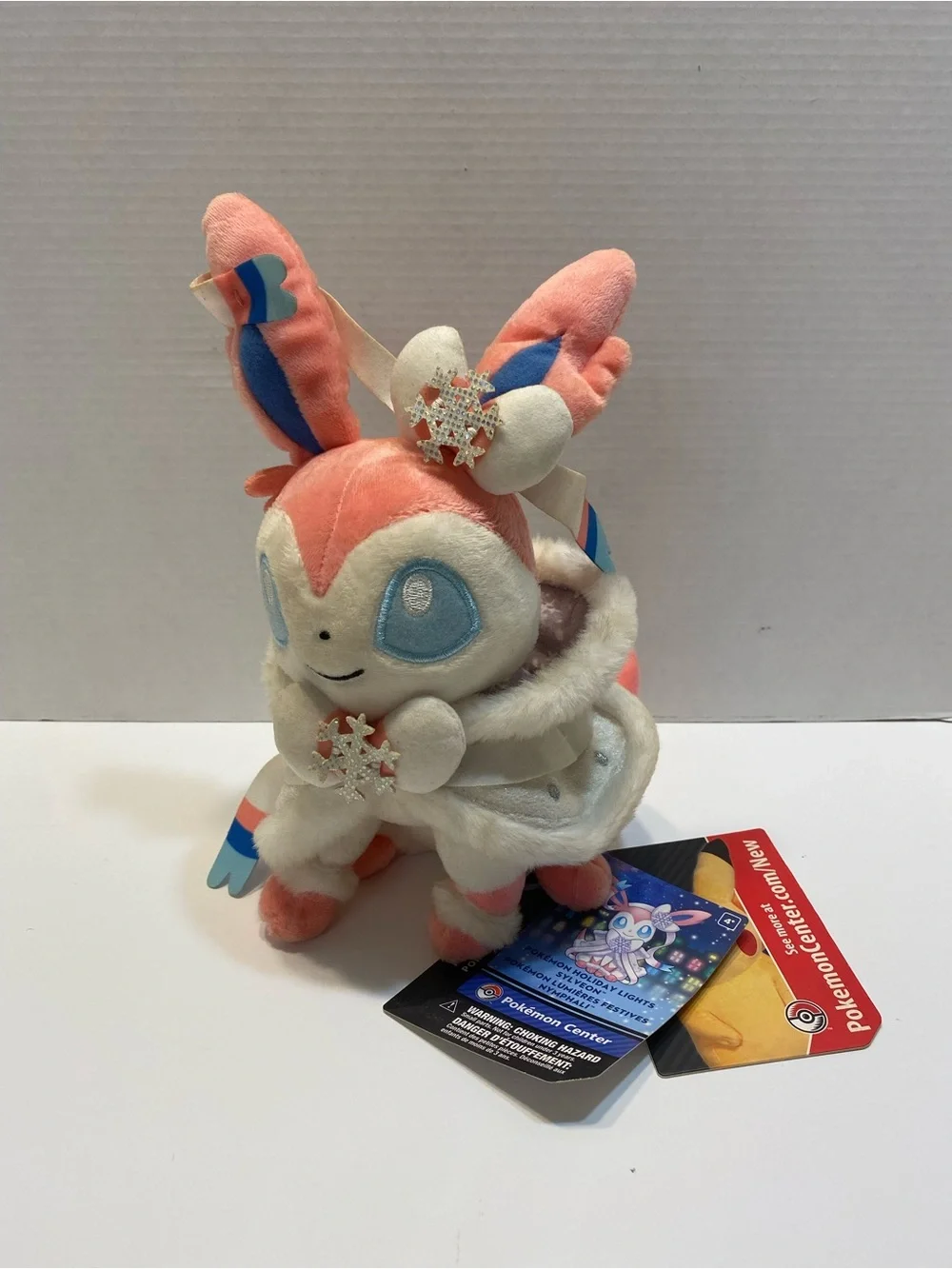 Pokémon Holiday Lights Sylveon Evee Plush 9” 2019 NWT Pokemon Collectible
